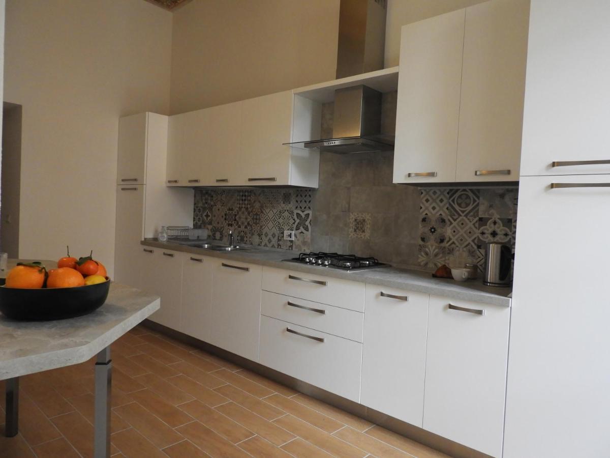 Villa Maghetti - Modernized Flat In Historic Palazzo In The Center Of Луино Экстерьер фото