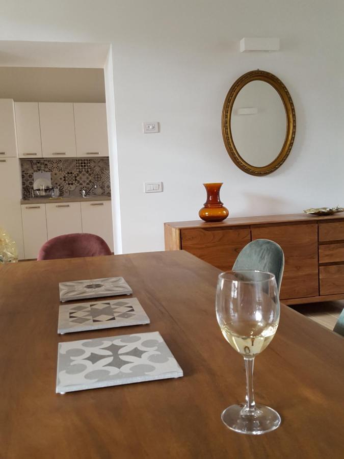 Villa Maghetti - Modernized Flat In Historic Palazzo In The Center Of Луино Экстерьер фото