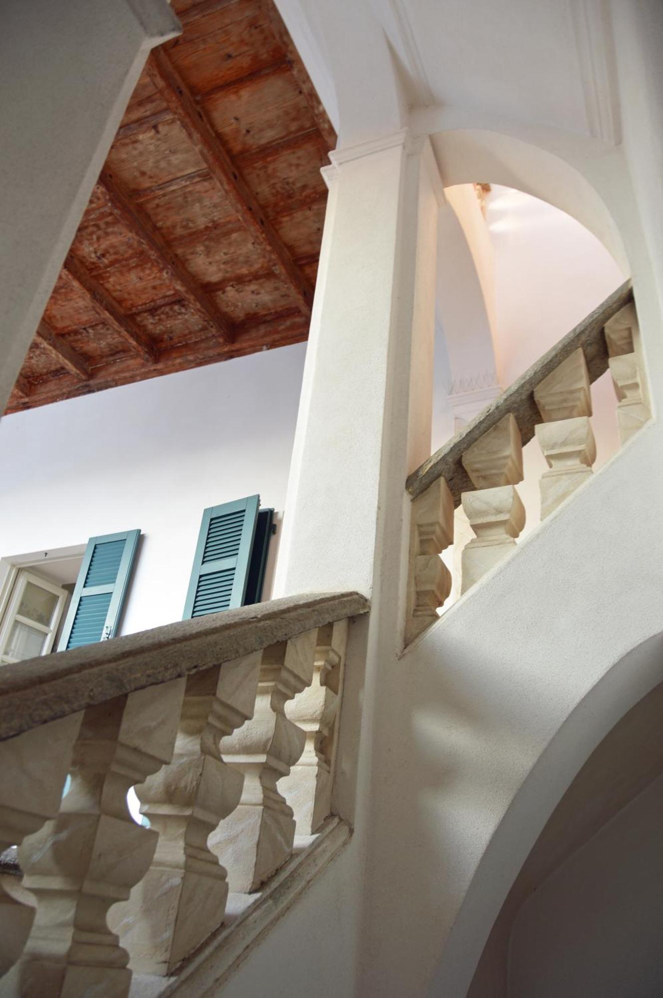 Villa Maghetti - Modernized Flat In Historic Palazzo In The Center Of Луино Экстерьер фото